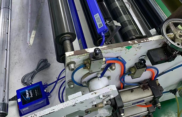 覆膜机-离子风棒安装实例